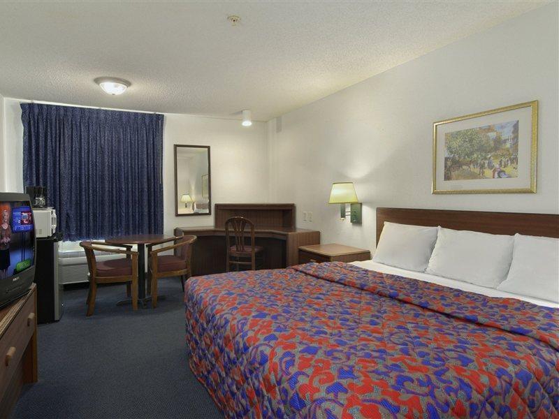 Red Roof Inn & Suites Savannah Airport Пулер Номер фото